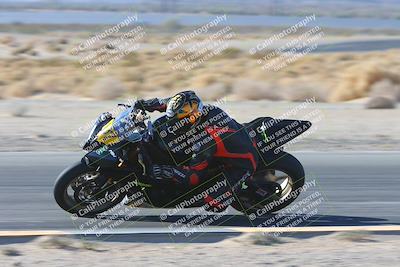 media/Jan-10-2025-CVMA Friday Practice (Fri) [[489e0da257]]/Group 4 and Trackday/Session 2 (Turn 4 Inside)/